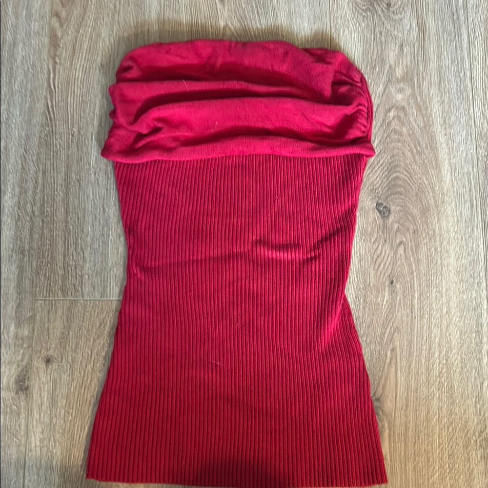 Beautiful fit -Vintage Red Strapless Ribbed top size S